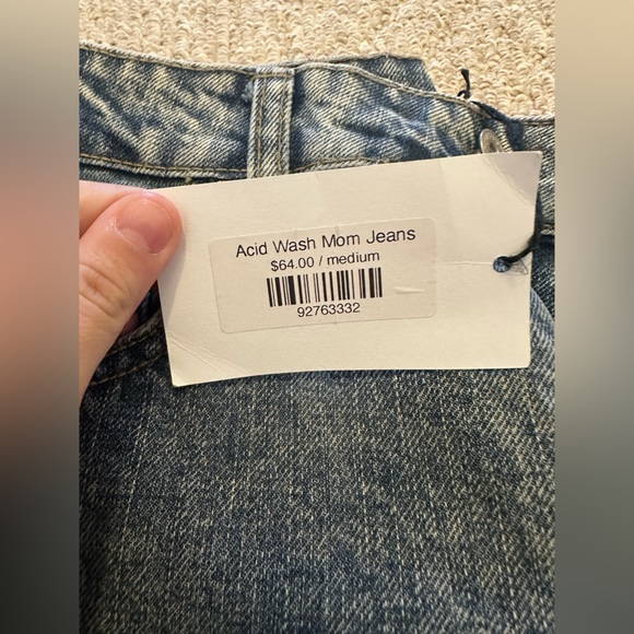 Acid wash mom jeans - Picture 2 of 3